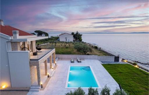 Luxurious Beachfront Vila "Adria Maria " With Sea View - By Ta Leut Agency Villa Privlaka  Exterior photo